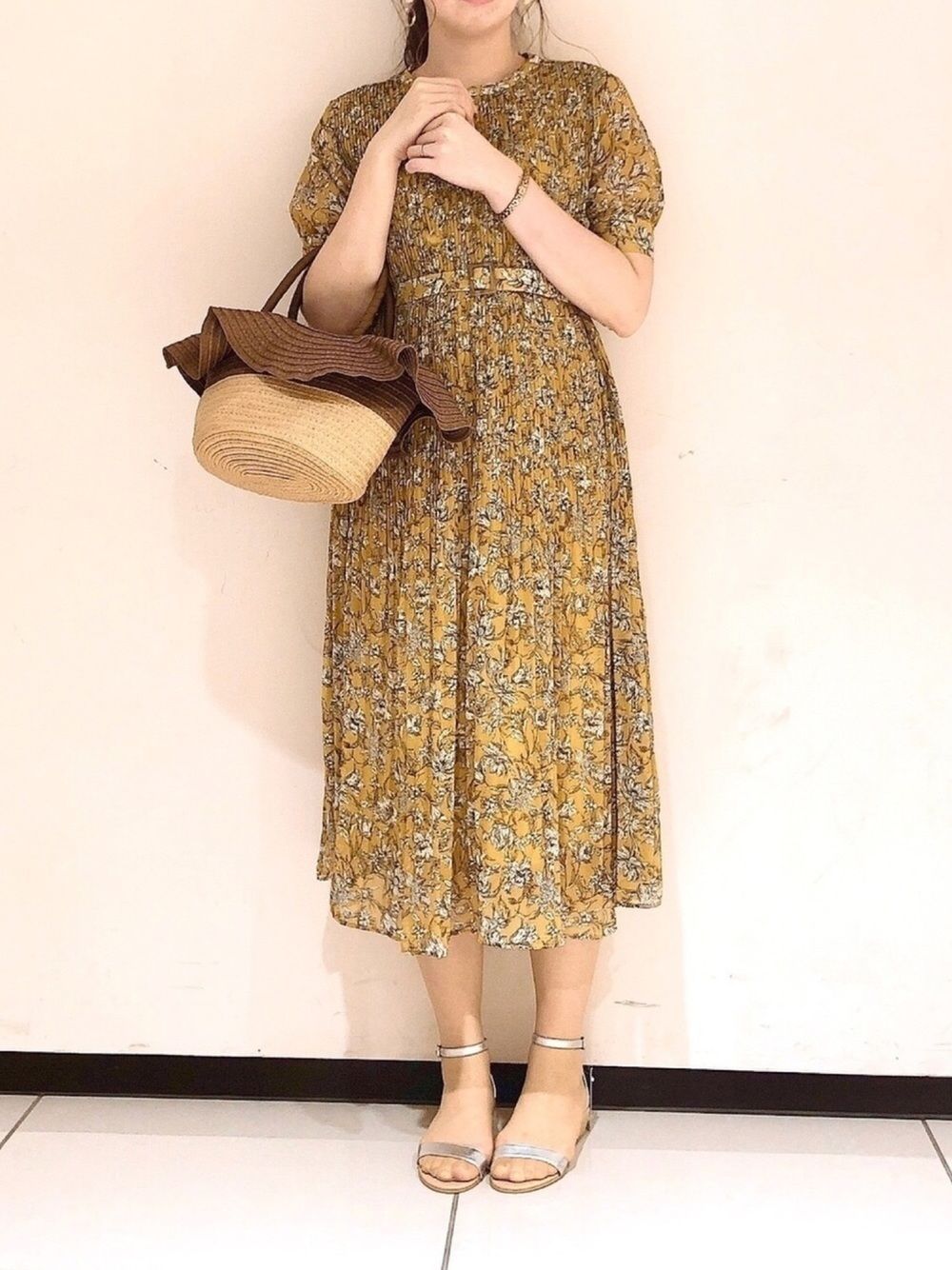 人気のかごバッグコーデ9選！いつものおしゃれに夏らしさをプラス  